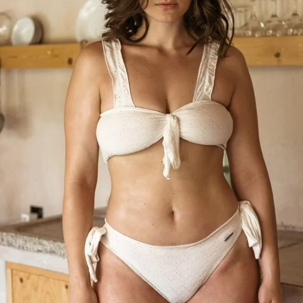 GIGI-Μαγιό Slip Κiπούρ Plus Size με Δεσίματα - Λευκό