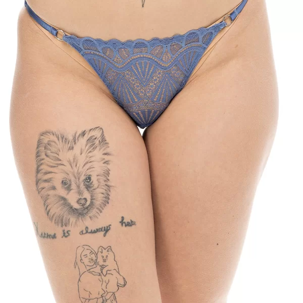 Γυναικείο δαντελένιο slip κανονικής κάλυψης με διακοσμητικό κρίκο-36-3023e