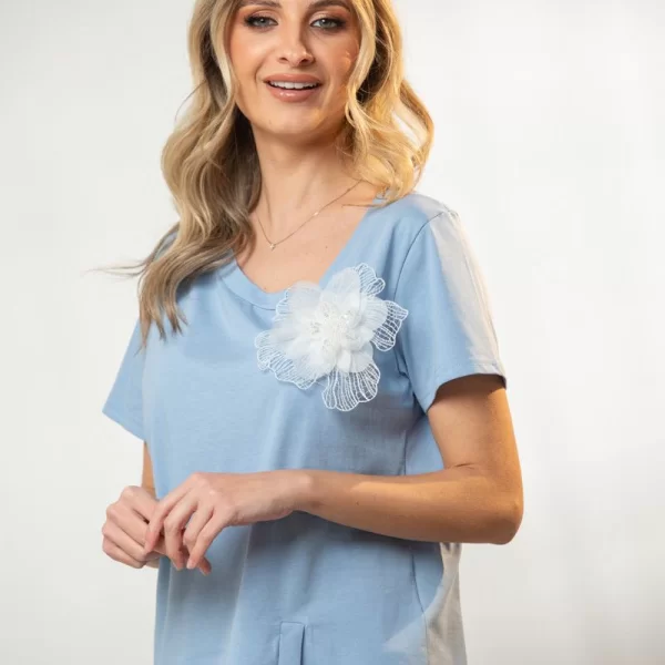 ΜΠΛΟΥΖΑ ΜΕ ΑΝΟΙΓΜΑ ΜΠΡΟΣΤΑ ΚΑΙ ΛΟΥΛΟΥΔΙ Μπεζ