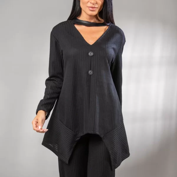 ΜΠΛΟΥΖΑ ΡΙΠ ΜΕ ΛΕΠΤΟΜΕΡΕΙΕΣ ΔΕΡΜΑΤΙΝΗΣ ΚΑΙ ΔΙΑΚΟΣΜΗΤΙΚΑ ΚΟΥΜΠΙΑ Μπλε