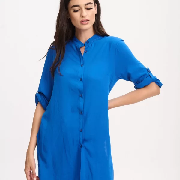 ΠΟΥΚΑΜΙΣΑ ΜΕ ΜΑΟ ΓΙΑΚΑ ΚΑΙ ΑΝΟΙΓΜΑ ΣΤΟ ΠΛΑΙ Μπλέ