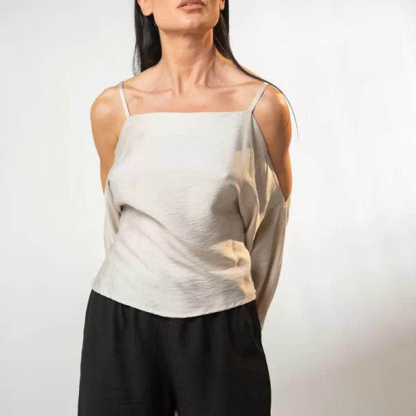 ΜΠΛΟΥΖΑ ΤΙΡΑΝΤΑ ΜΕ ΑΝΟΙΓΜΑ ΣΤΑ ΜΑΝΙΚΙΑ Εκρού