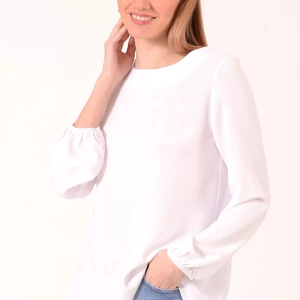 ΜΠΛΟΥΖΑ ΜΕ ΔΑΝΤΕΛΑ ΣΤΗΝ ΠΛΑΤΗ Ασπρο