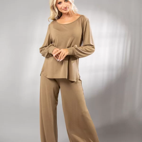 ΜΠΛΟΥΖΑ ΠΛΕΚΤΗ ΜΕ ΛΑΙΜΟΚΟΨΗ ΚΑΙ ΑΝΟΙΓΜΑΤΑ Μπεζ