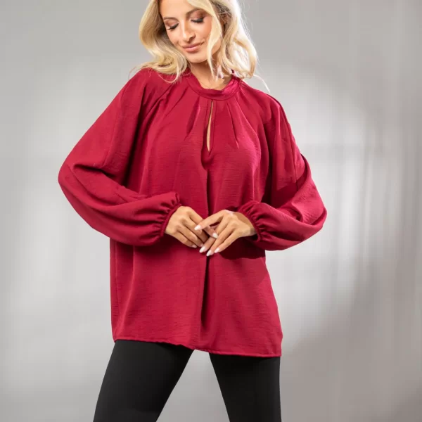 ΜΠΛΟΥΖΑ ΜΕ ΠΙΕΤΕΣ ΚΑΙ ΑΝΟΙΓΜΑ ΣΤΟΝ ΛΑΙΜΟ Μοβ