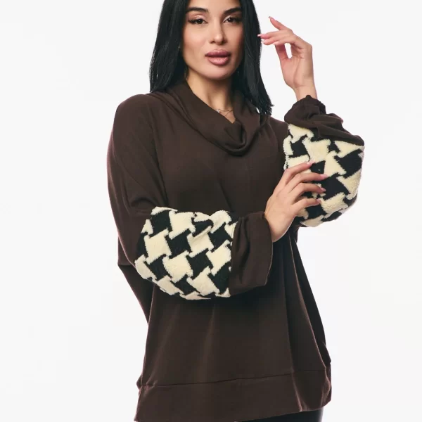 ΜΠΛΟΥΖΑ ΜΕ ΓΥΡΙΣΤΟ ΓΙΑΚΑ ΚΑΙ ΛΕΠΤΟΜΕΡΕΙΑ ΓΟΥΝΑ ΣΤΟ ΜΑΝΙΚΙ Καφέ