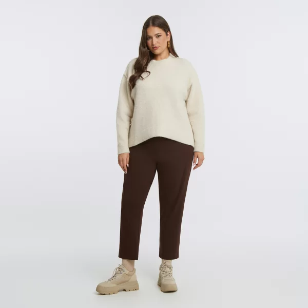 Cropped πλεκτό με μοντέρνο τελείωμα