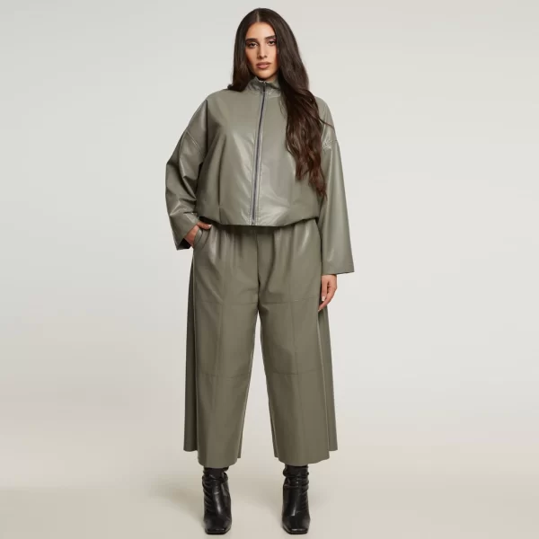 Leather-look cropped παντελόνα