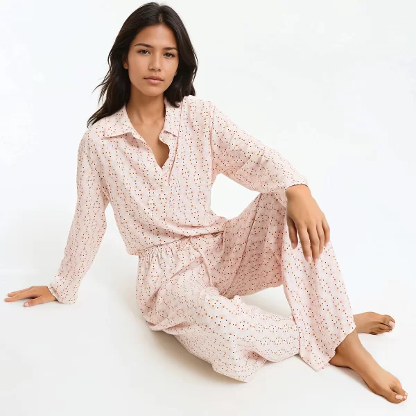 Ρευστή πιτζάμα με πουά μοτίβο