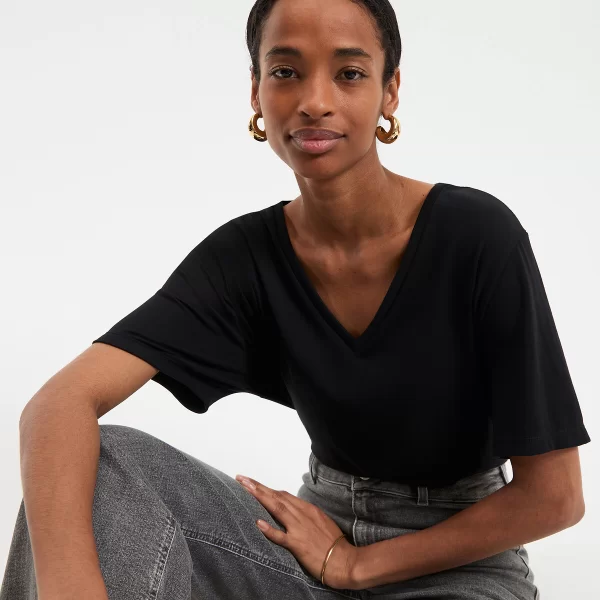 Κοντομάνικη μπλούζα με V λαιμόκοψη