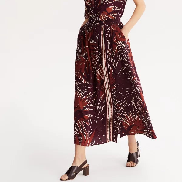 Εμπριμέ μακριά φούστα σε εβαζέ γραμμή