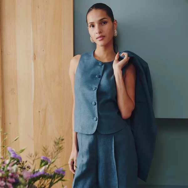 Κοντό εφαρμοστό γιλέκο κοστουμιού από λινό