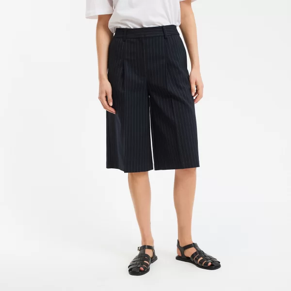 Βερμούδα με ρίγες και πιέτες