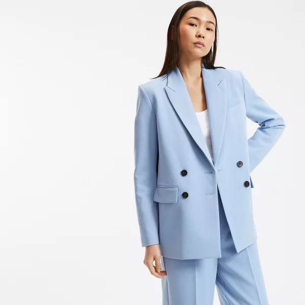 Μπλέιζερ σε ίσια γραμμή