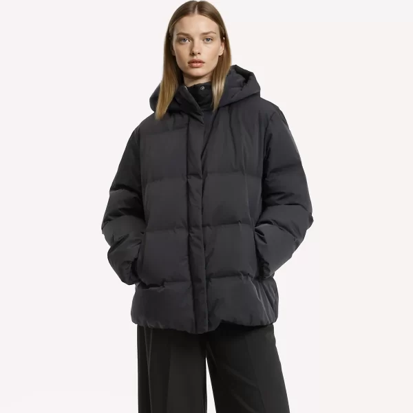 Κοντό καπιτονέ μπουφάν με κουκούλα για τον χειμώνα