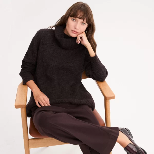 Πουλόβερ με στρογγυλή λαιμόκοψη