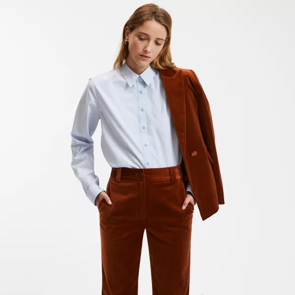 Μακρυμάνικο πουκάμισο σε άνετη γραμμή