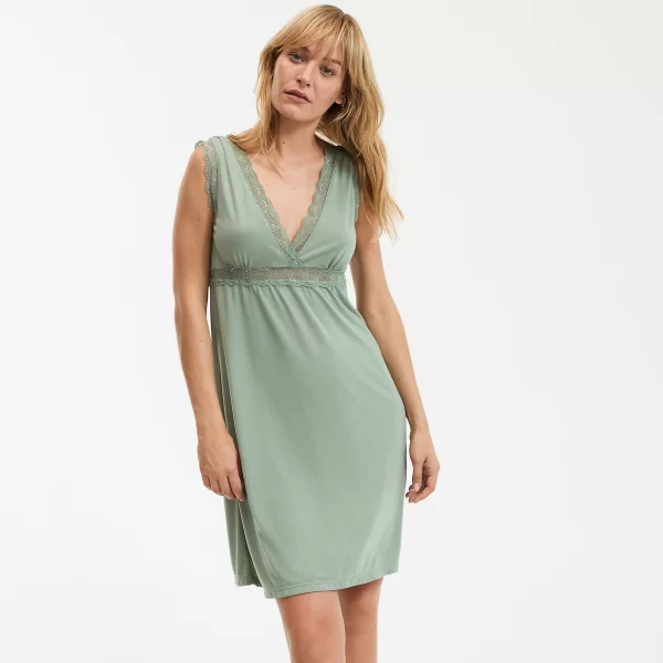 Αμάνικο νυχτικό με λεπτομέρειες από δαντέλα