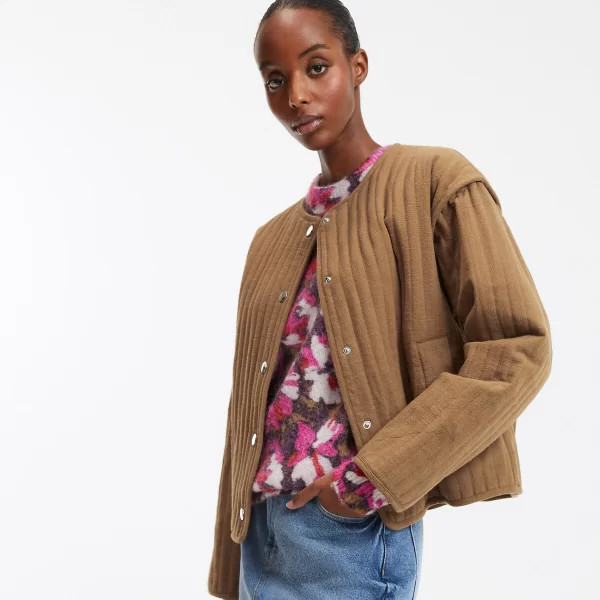 Κοντό καπιτονέ μπουφάν με σούστες