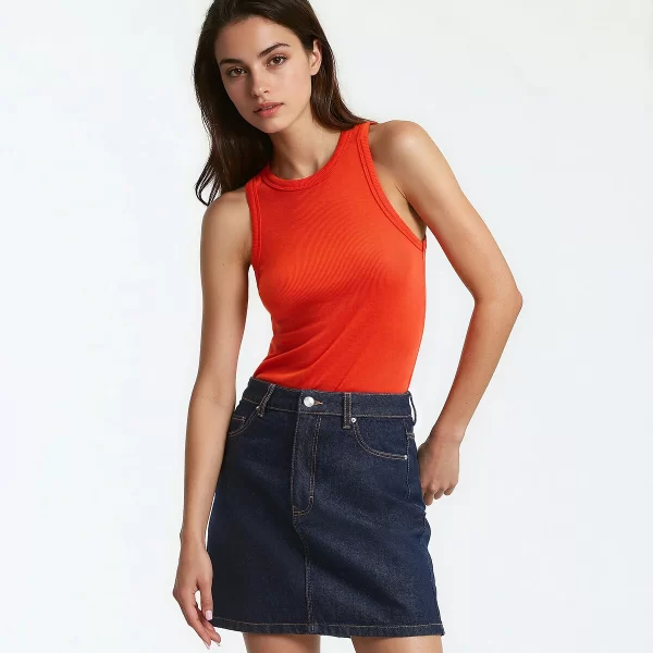 Αμάνικη μπλούζα με στρογγυλή λαιμόκοψη