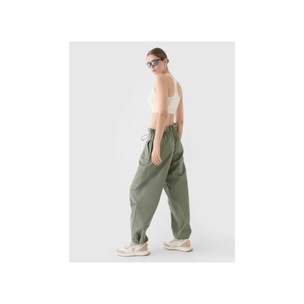 Women's casual oversize parachute pants 4F 4FRSS24TTROF133044S