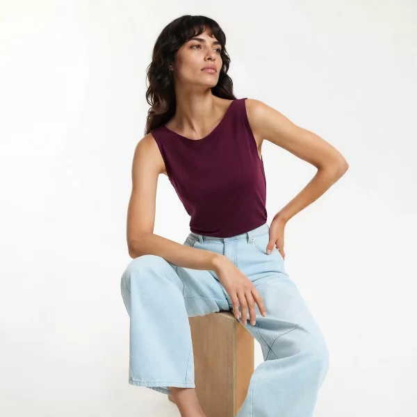 Αμάνικο τοπ με λαιμόκοψη bateau