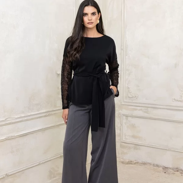 ΜΠΛΟΥΖΑ ΜΕ ΔΑΝΤΕΛΑ ΣΤΑ ΜΑΝΙΚΙΑ ΜΑΥΡΟ