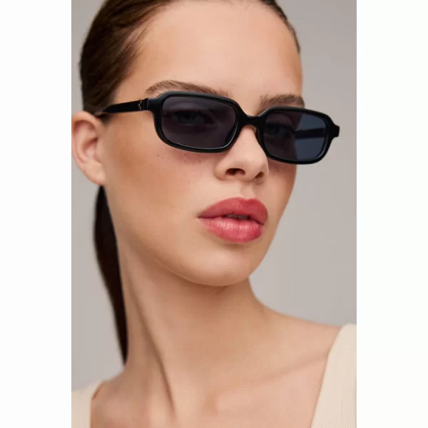 AV SUNGLASSES AV Sunglasses – Logan Black