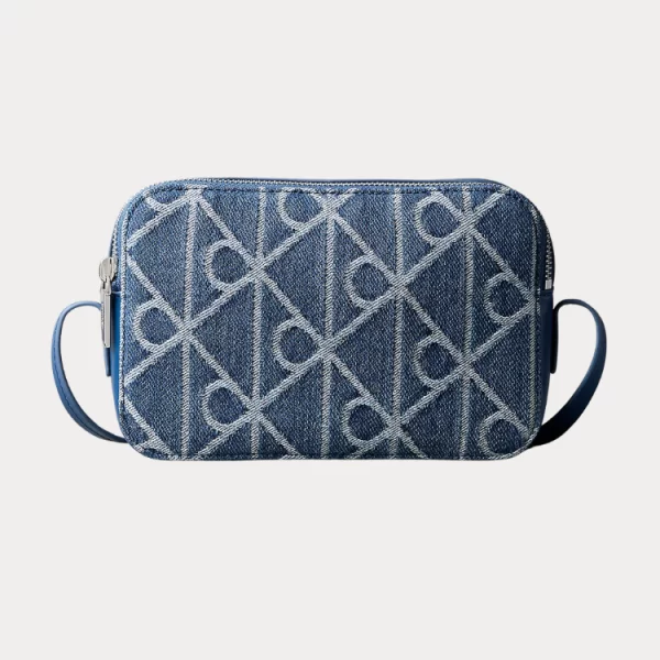 ΤΣΑΝΤΑ CALVIN KLEIN CAMERA DENIM BLUE CALVIN KLEIN