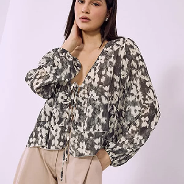 Μπλούζα εμπριμέ με βολάν SQ8011.4505+1