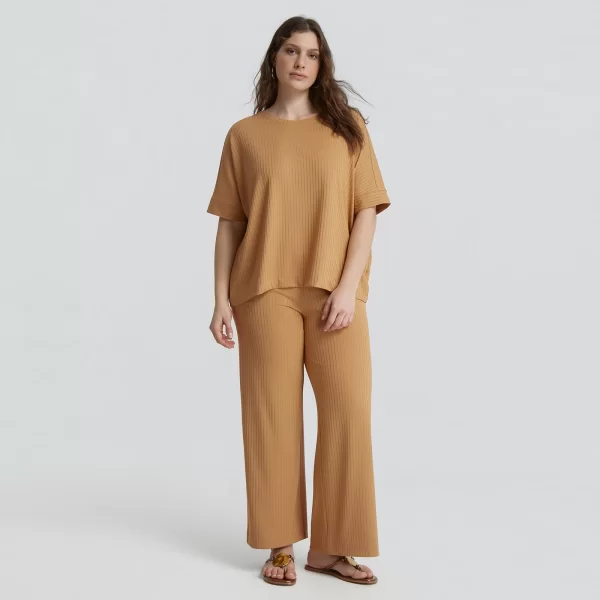 Ριμπ μπλούζα σε boxy γραμμή