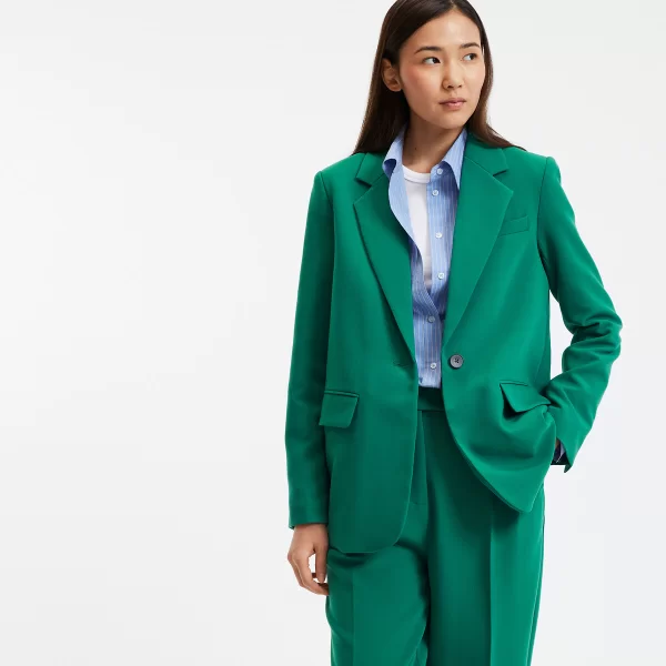 Μπλέιζερ σε άνετη γραμμή