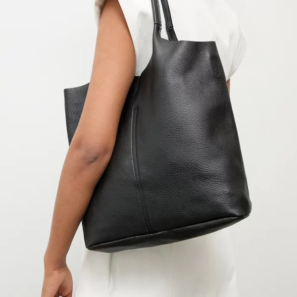 Answear Lab Δερμάτινη τσάντα Answear.LAB