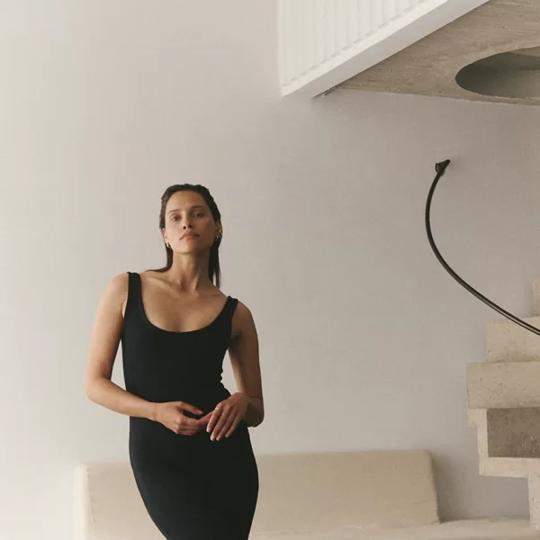 Muuv. Φόρεμα MUUV. Fendu