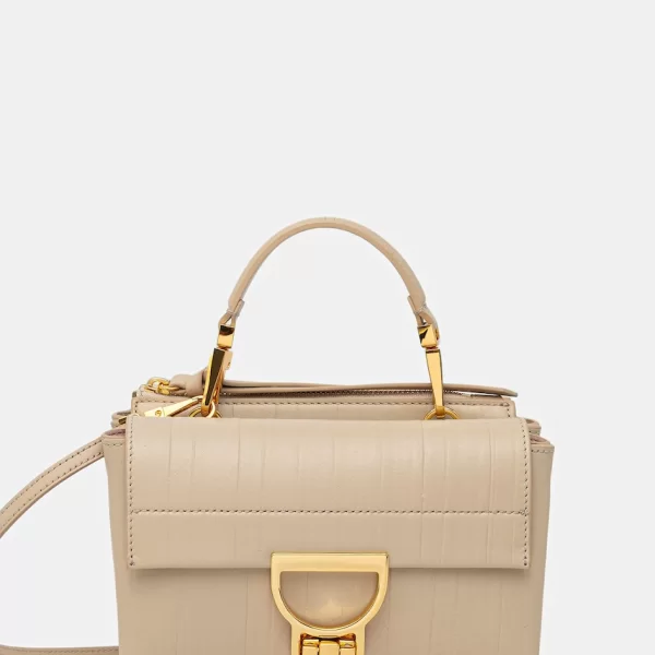 Coccinelle Δερμάτινη τσάντα Coccinelle ARLETTIS PLISSE