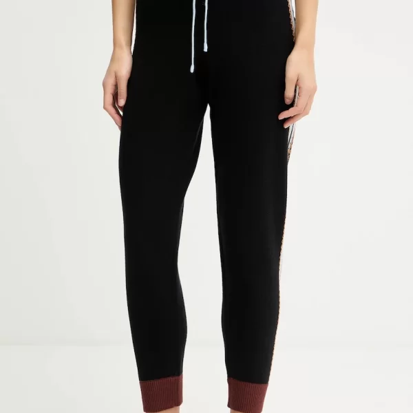 Παντελόνι φόρμας Never Fully Dressed