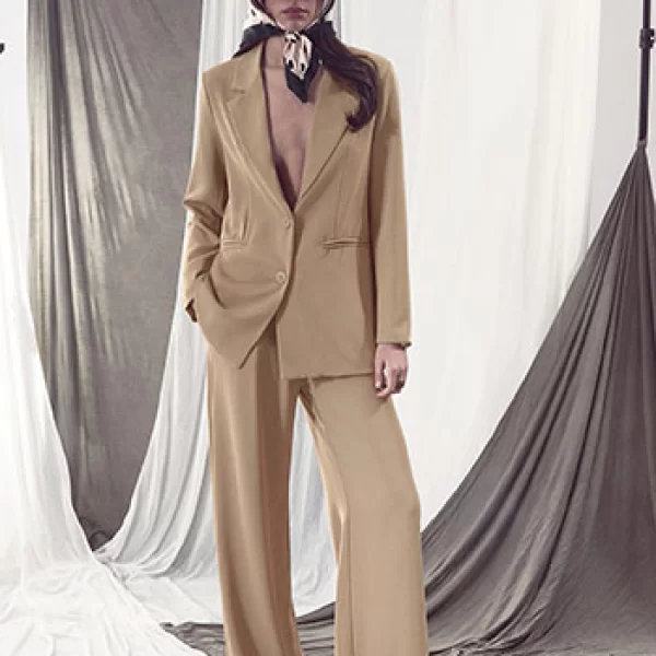 Παντελόνα μονόχρωμη με πιέτες SQ7880.1071+3