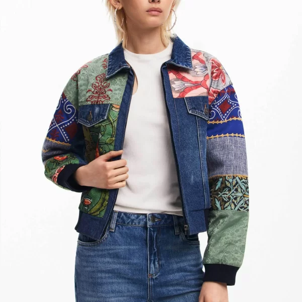 Desigual γυναικείο denim jacket με all-over print και τσέπες στο στήθος Regular Fit - 24WWED32 Denim Blue