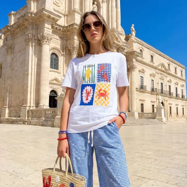 ΜΠΛΟΥΖΑ ΜΕ ΜΕ ΤΥΠΩΜΑ Άσπρο