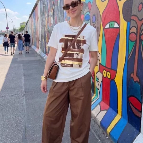 ΜΠΛΟΥΖΑ ΜΕ ΜΕ ΤΥΠΩΜΑ Άσπρο