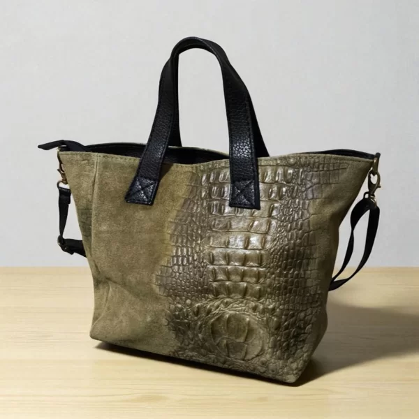 VERA PELLE ΓΥΝΑΙΚΑ ΤΣΑΝΤΑ ΧΕΙΡΟΣ ΜΕ ΑΝΑΓΛΥΦΗ ΥΦΗ ΚΡΟΚΟ ΣΕ ΛΑΔΙ ΑΠΟΧΡΩΣΗ ΜΕ ΑΠΟΣΠΩΜΕΝΟ ΛΟΥΡΑΚΙ