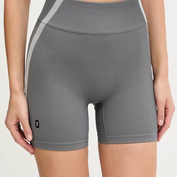 ON Σορτς γιόγκα On Studio