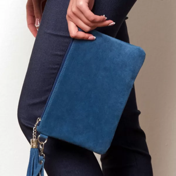 Anna Raxevsky ΜΠΛΕ ΔΕΡΜΑΤΙΝΟΣ ΣΟΥΕΝΤ ΦΑΚΕΛΟΣ