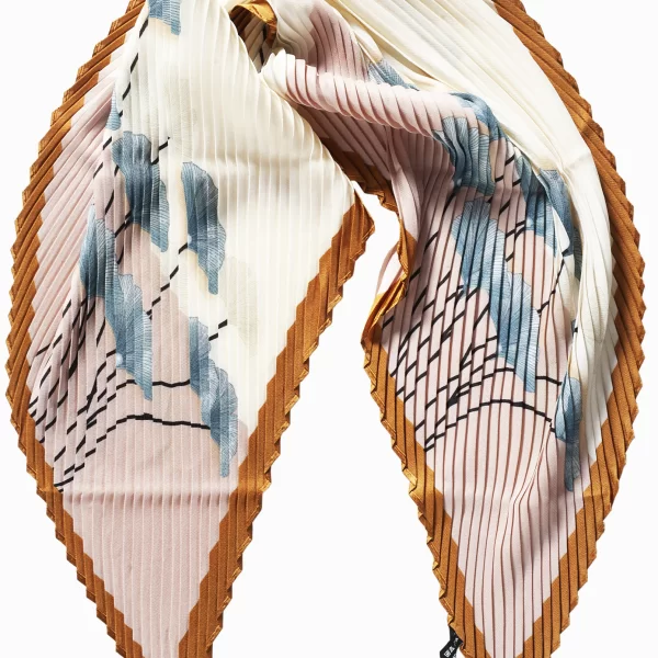 Anna Raxevsky ΜΑΝΤΗΛΙ ΛΑΙΜΟΥ ΜΕ ΜΕΤΑΞΩΤΗ ΥΦΗ ΣΕ ΓΗΙΝΑ ΧΡΩΜΑΤΑ ΚΑΙ ΜΠΛΕ ΛΕΠΤΟΜΕΡΕΙΕΣ