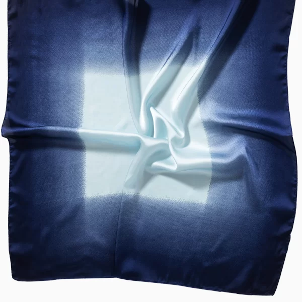 Anna Raxevsky ΜΑΝΤΗΛΙ ΛΑΙΜΟΥ ΜΕ ΜΕΤΑΞΩΤΗ ΥΦΗ ΣΕ ΑΠΟΧΡΩΣΕΙΣ ΤΟΥ ΜΠΛΕ