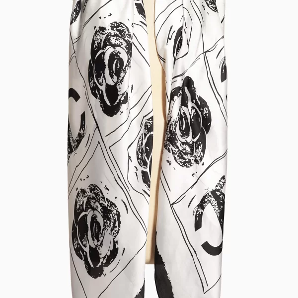 Anna Raxevsky ΛΕΥΚΗ ΕΣΑΡΠΑ ΜΕ ΜΕΤΑΞΩΤΗ ΥΦΗ ΚΑΙ ΜΑΥΡΑ ΛΟΥΛΟΥΔΙΑ ΠΑΝΩ