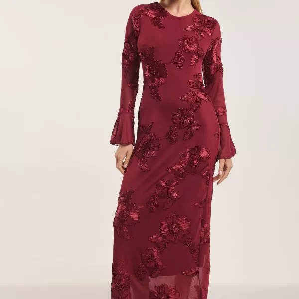  Φόρεμα Μακρύ Με Ανάγλυφα Λουλούδια