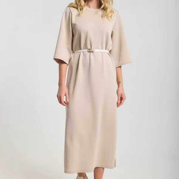  Φόρεμα Με Ζώνη & Σκίσιμο Στο Πλάι