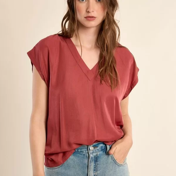 Molly Bracken Molly Bracken Γυναικεία Μπλούζα Με V Λαιμόκοψη Και Σατέν Υφή