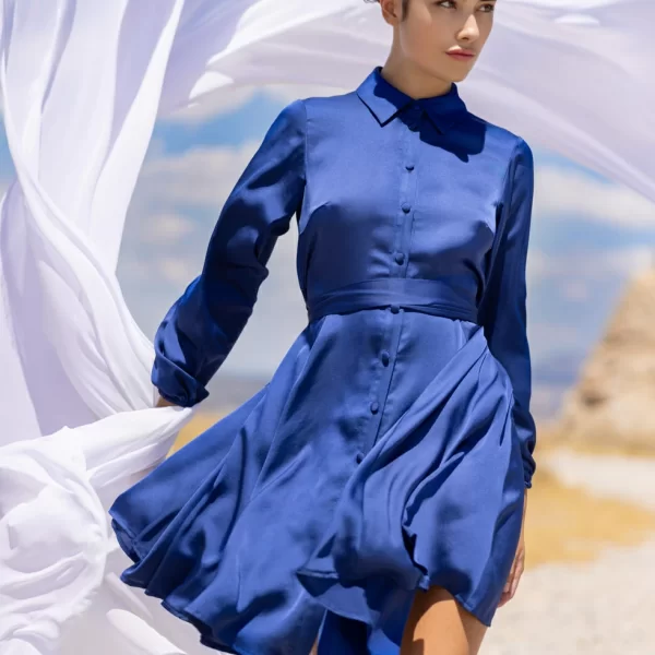 Μίνι φόρεμα σεμιζιέ με σατινέ υφή